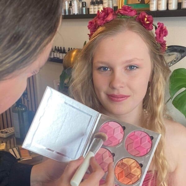 bride makeup - Image 3
